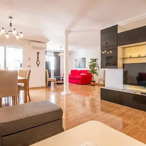 https://apto-cerca-de-la-playa-torrecilla-en-nerja-en-almirante.1costadelsol.com